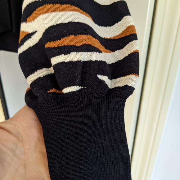 NWT Ann Taylor Brown And Navy Zebra Stripe Sweater - Picture 2 of 6